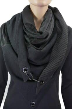 Dreieckstuch mit Karabiner, Materialmix in Schwarz